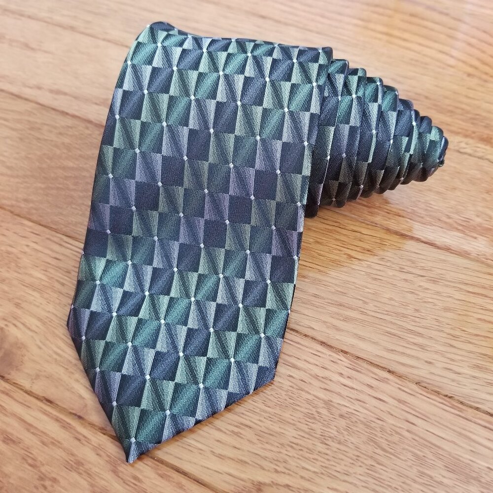 Van Heusen necktie